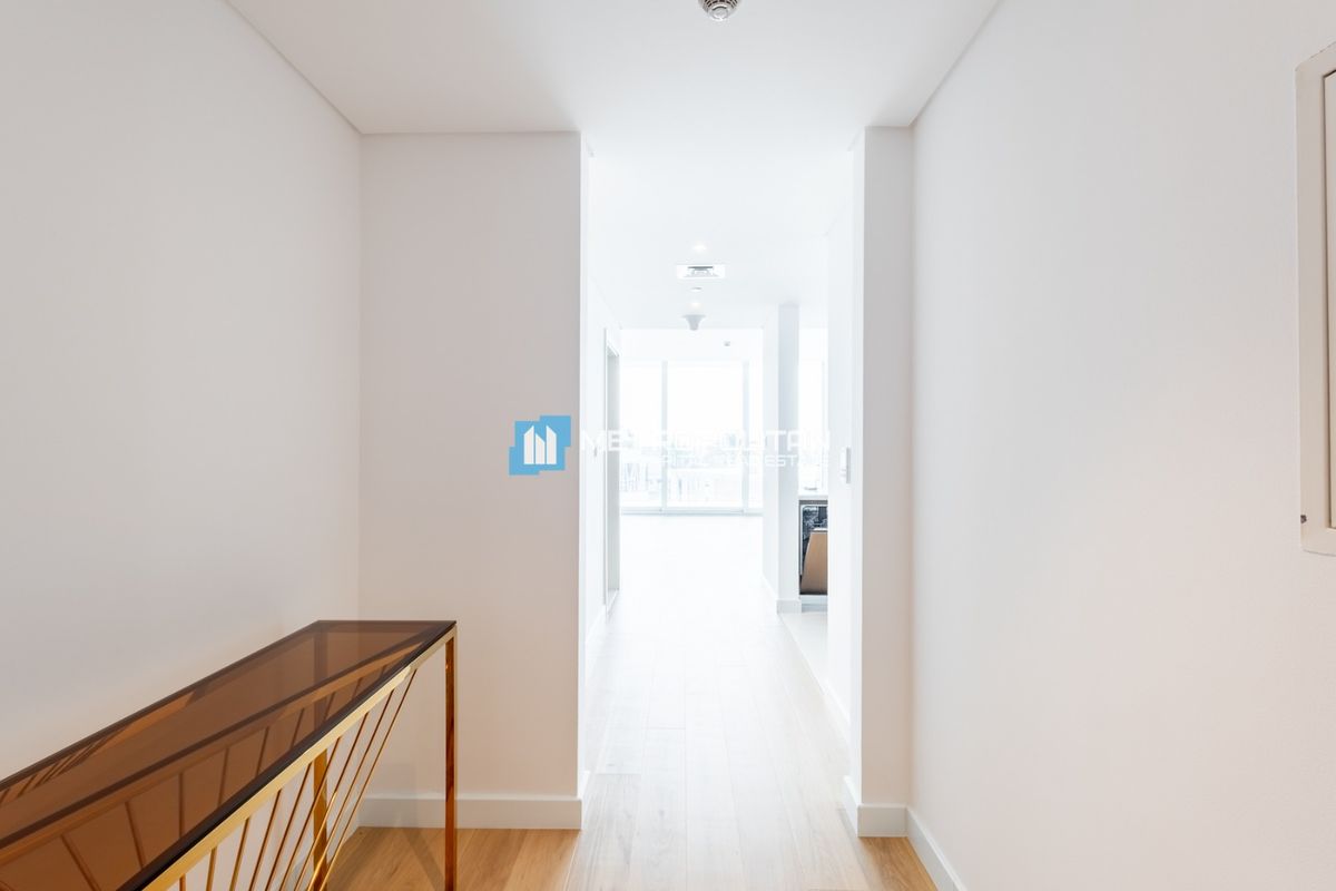 Partial Sea View | 1 BHK Balcony | Beach Access