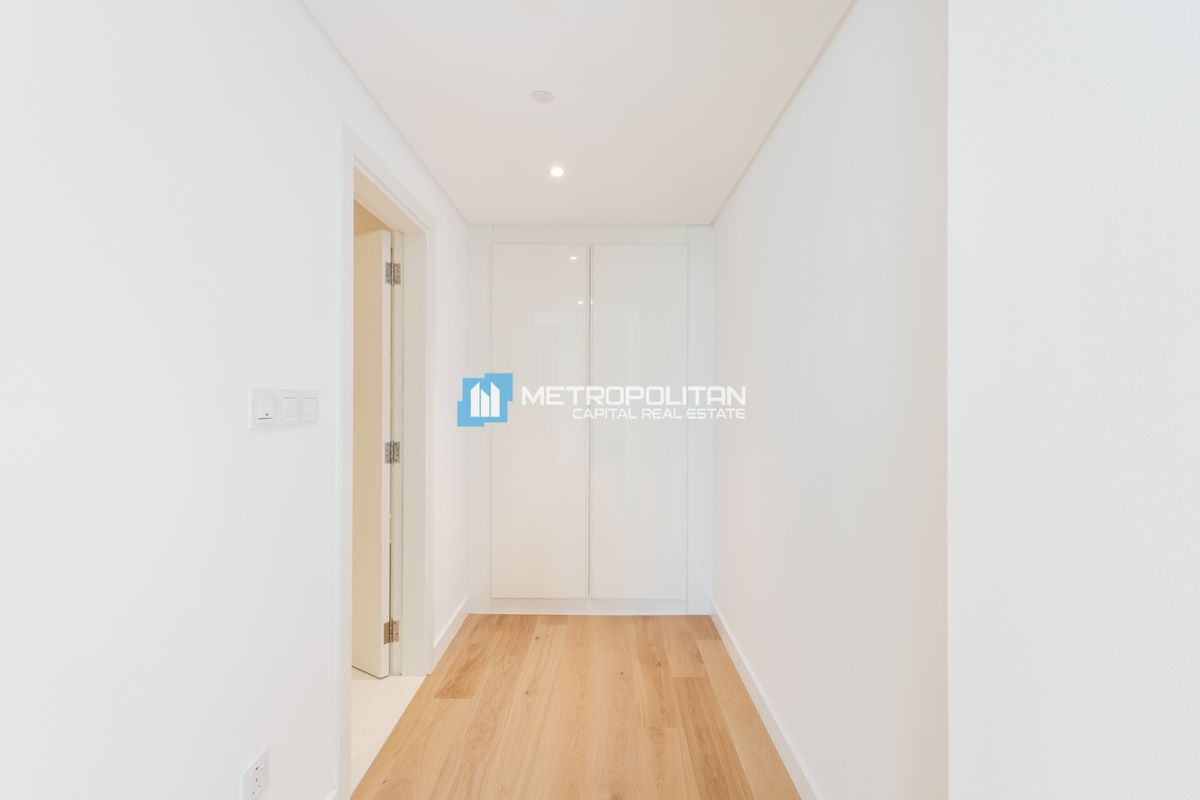 Partial Sea View | 1 BHK Balcony | Beach Access