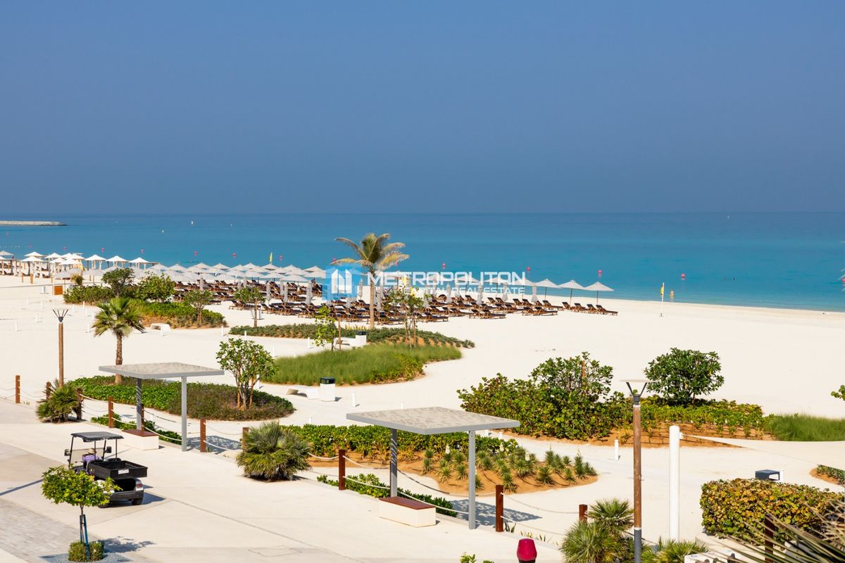 Partial Sea View | 1 BHK Balcony | Beach Access