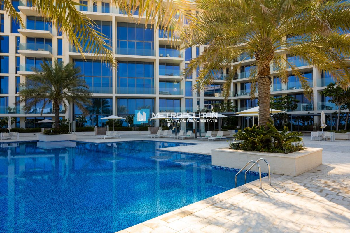 Partial Sea View | 1 BHK Balcony | Beach Access