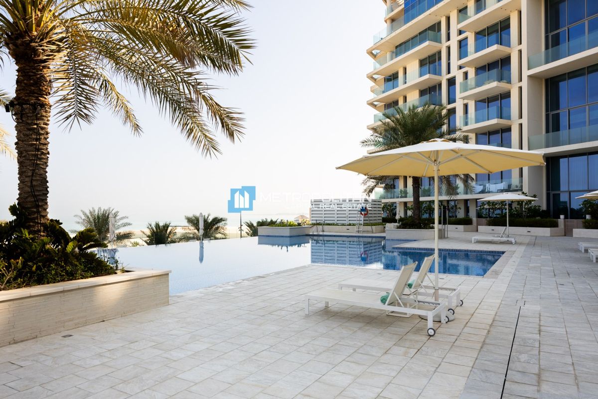 Partial Sea View | 1 BHK Balcony | Beach Access