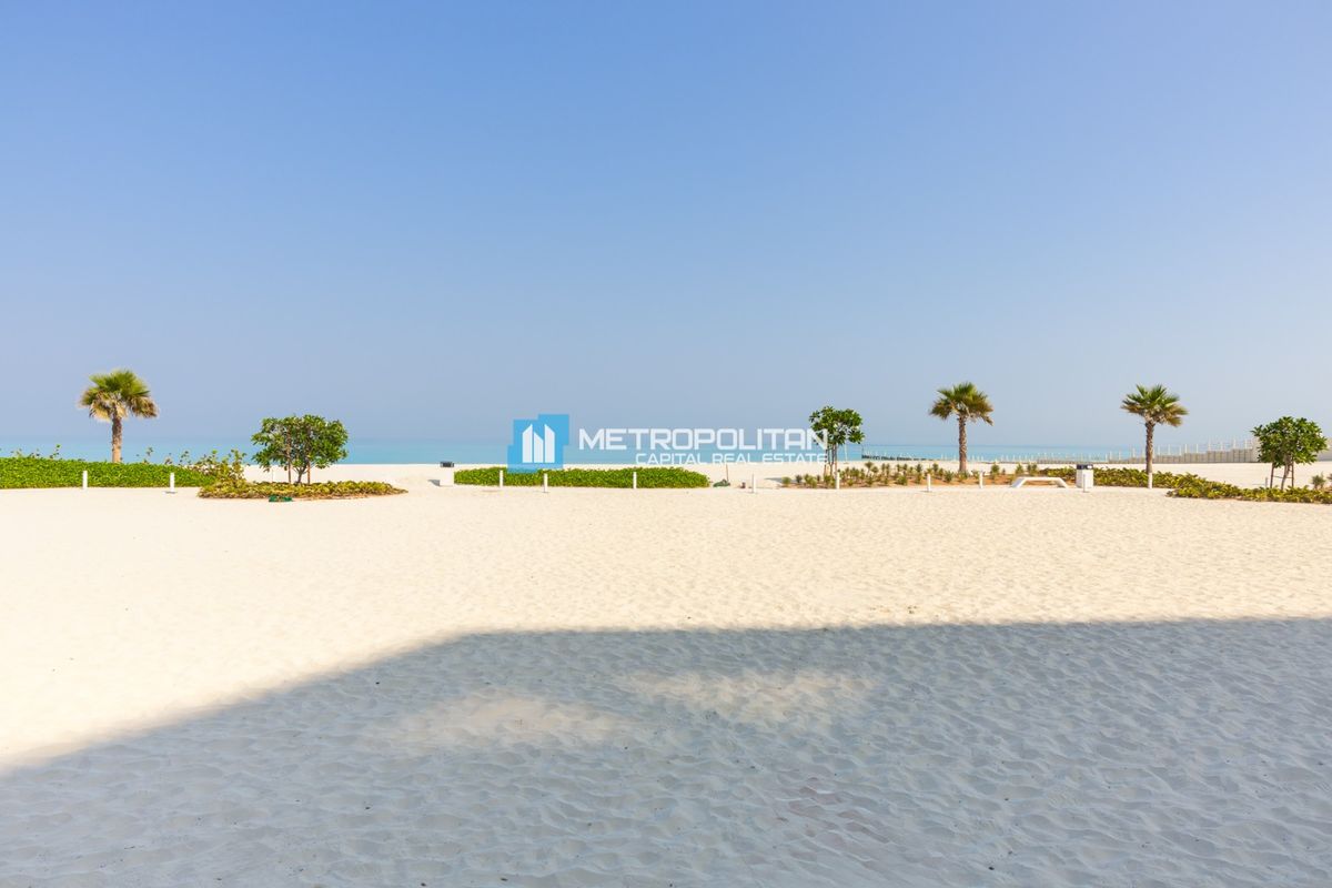 Partial Sea View | 1 BHK Balcony | Beach Access