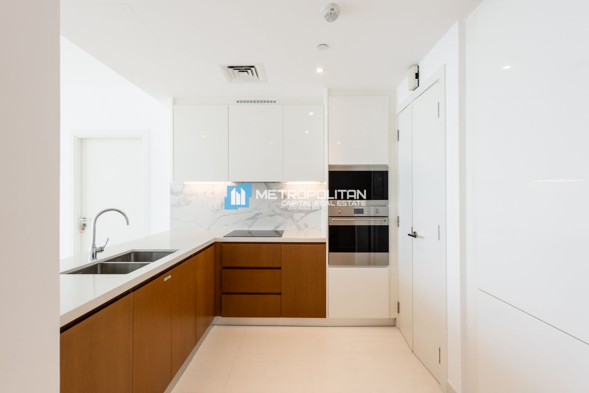 Partial Sea View | 1 BHK Balcony | Beach Access