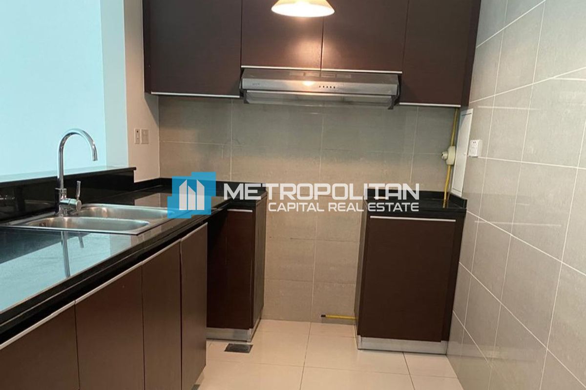 Vacant 1BR+Balcony | Partial Sea view | High Floor