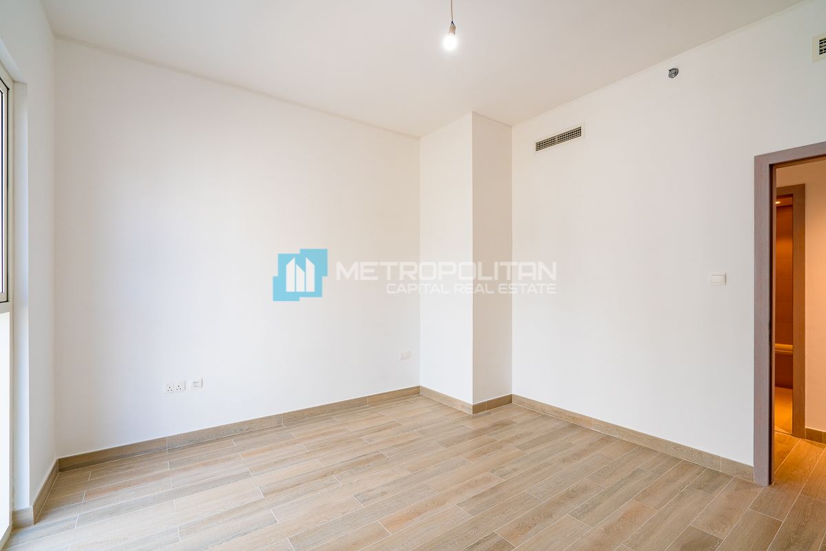 2BR+Balcony | Partial Canal View | Prime Location