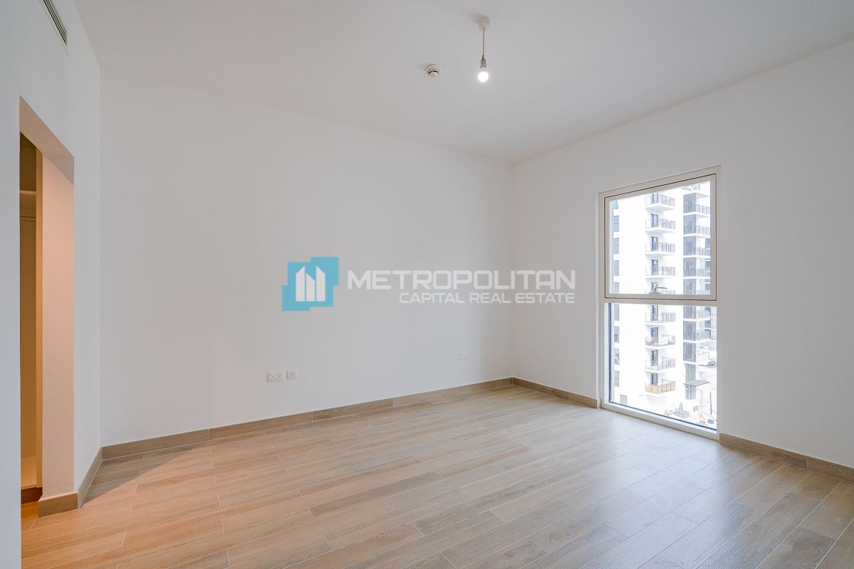 2BR+Balcony | Partial Canal View | Prime Location