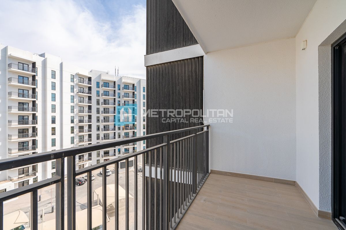 2BR+Balcony | Partial Canal View | Prime Location