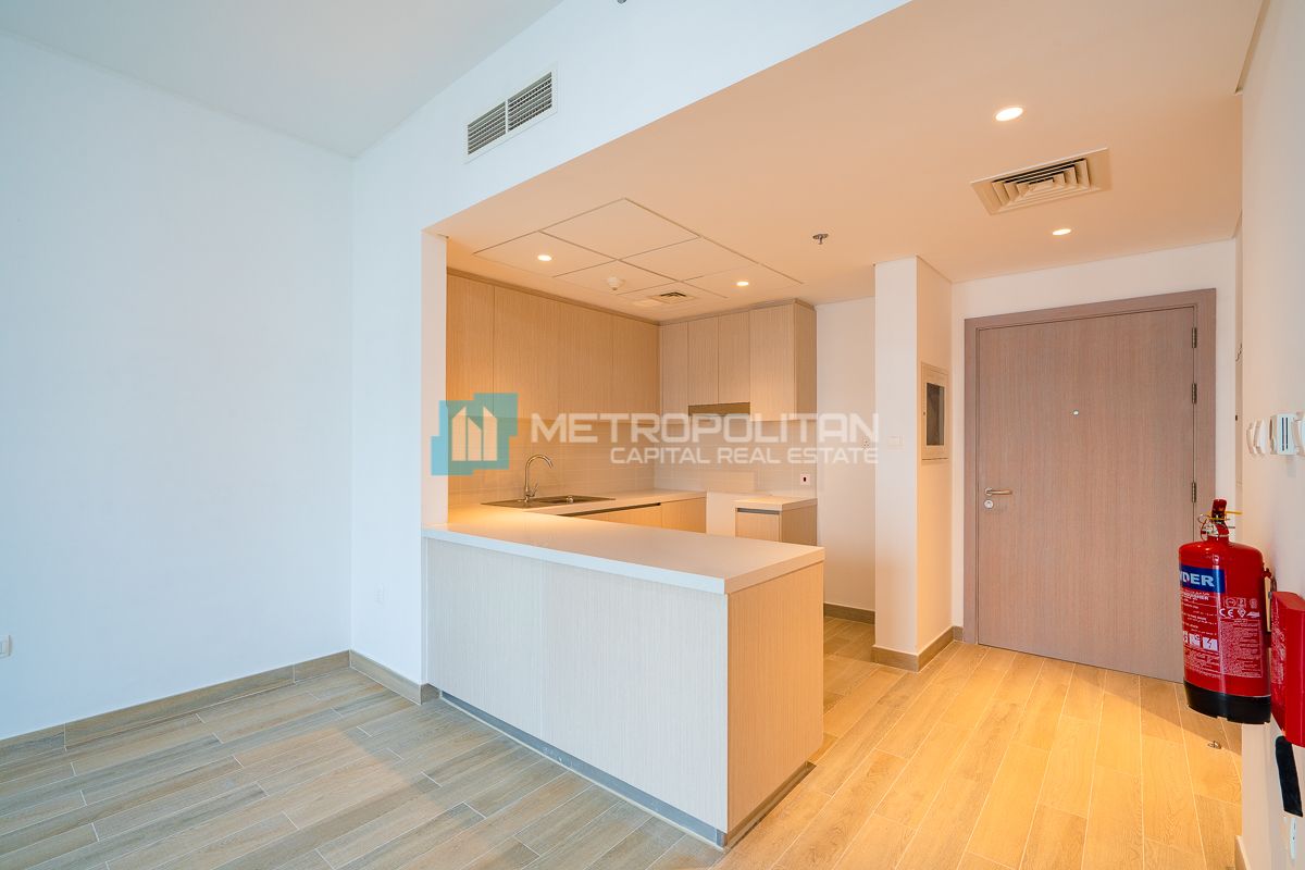 2BR+Balcony | Partial Canal View | Prime Location