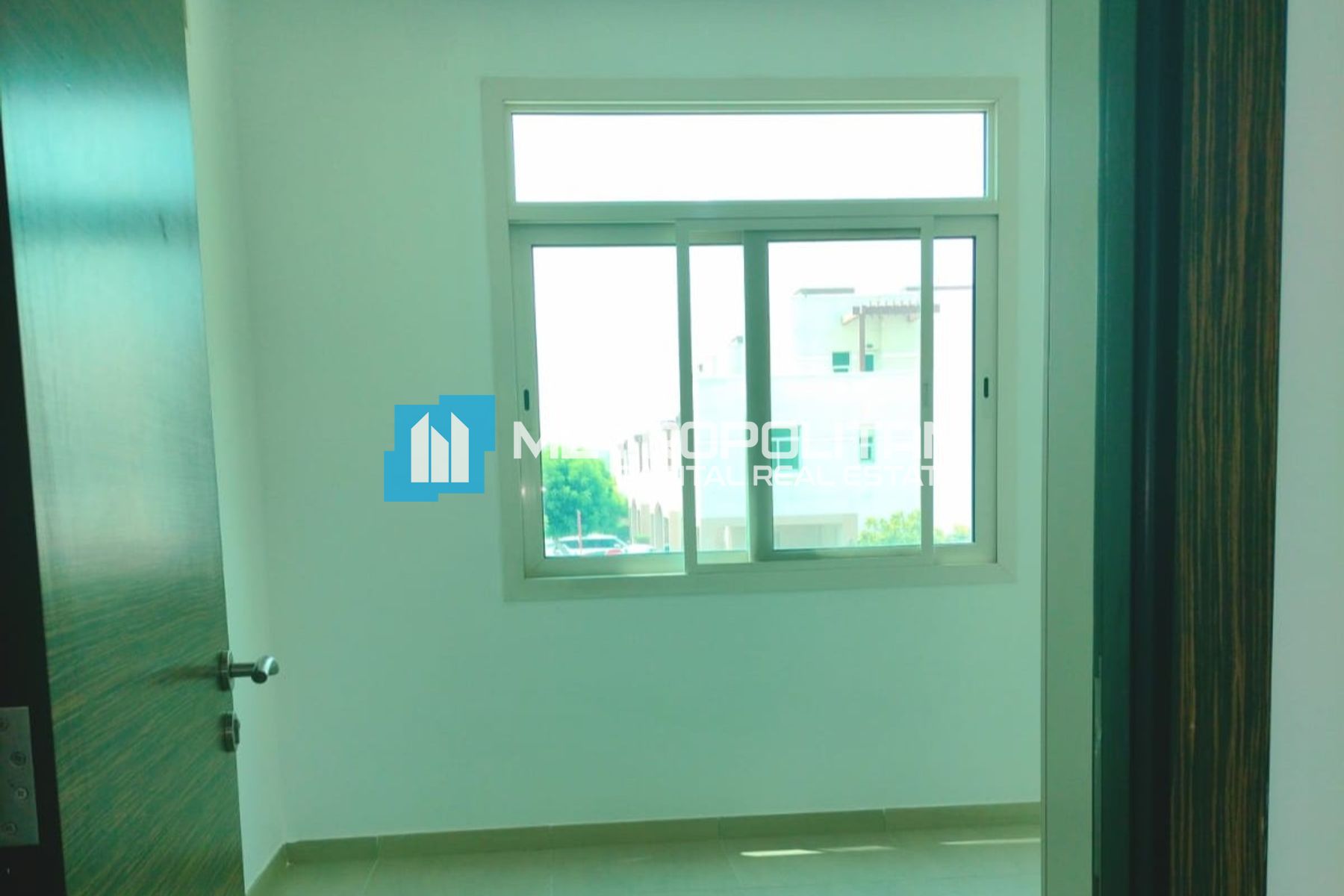 Vacant 2BR+M | Landscaped Garden | Well Maintained