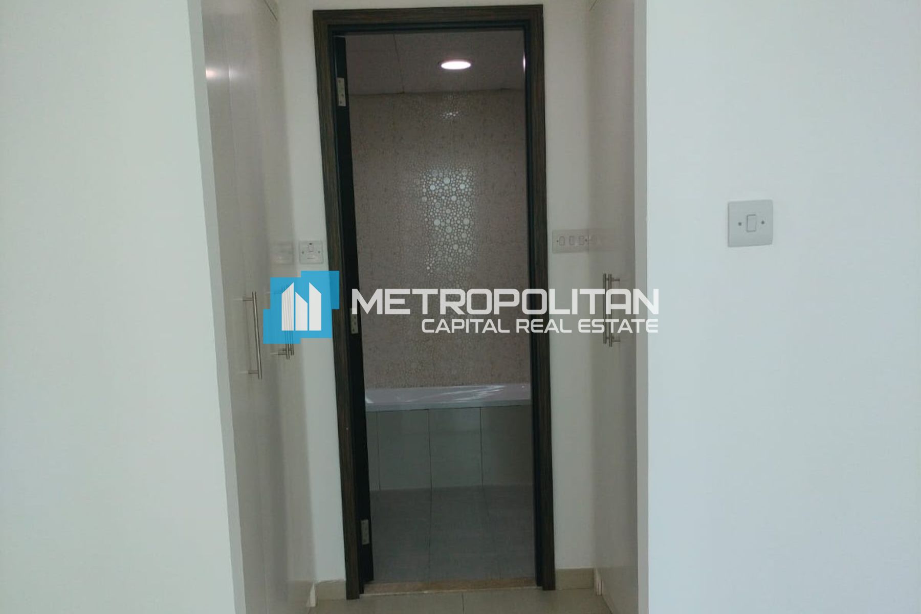 Vacant 2BR+M | Landscaped Garden | Well Maintained