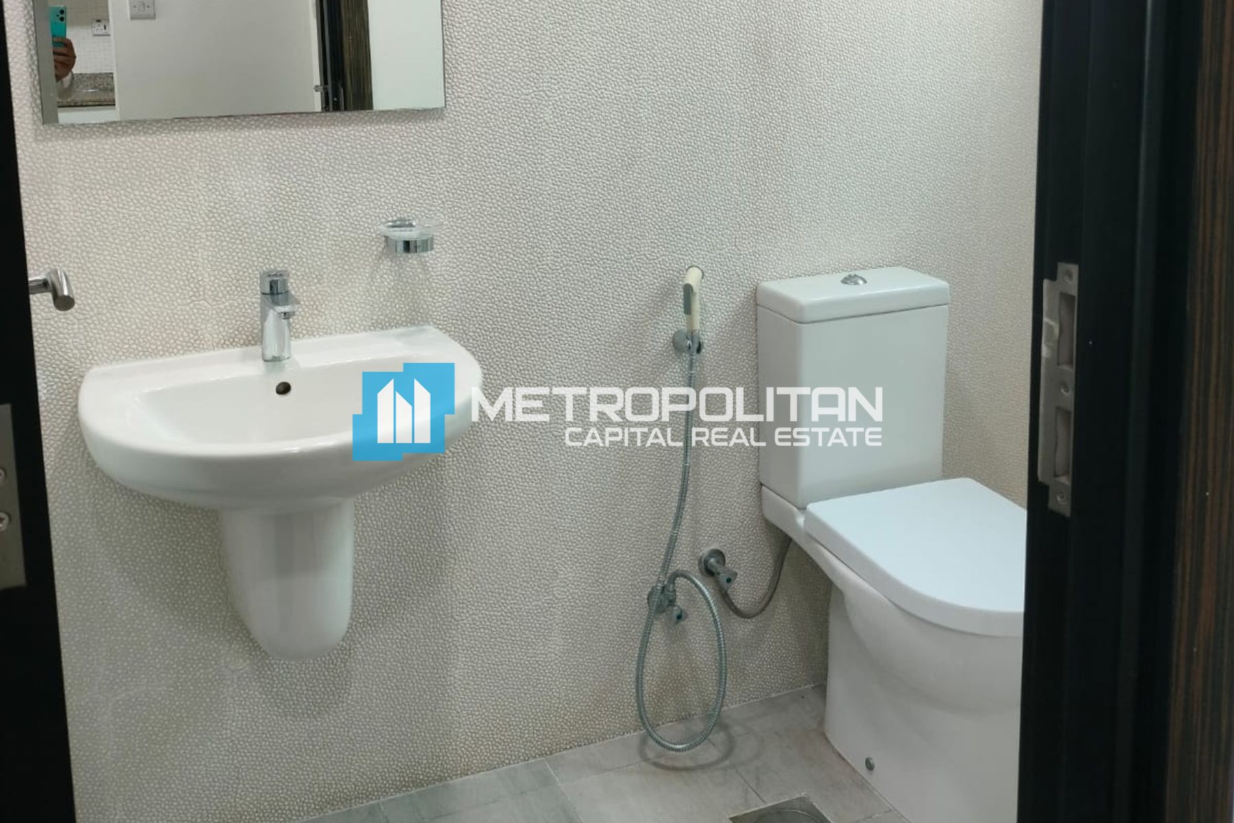Vacant 2BR+M | Landscaped Garden | Well Maintained