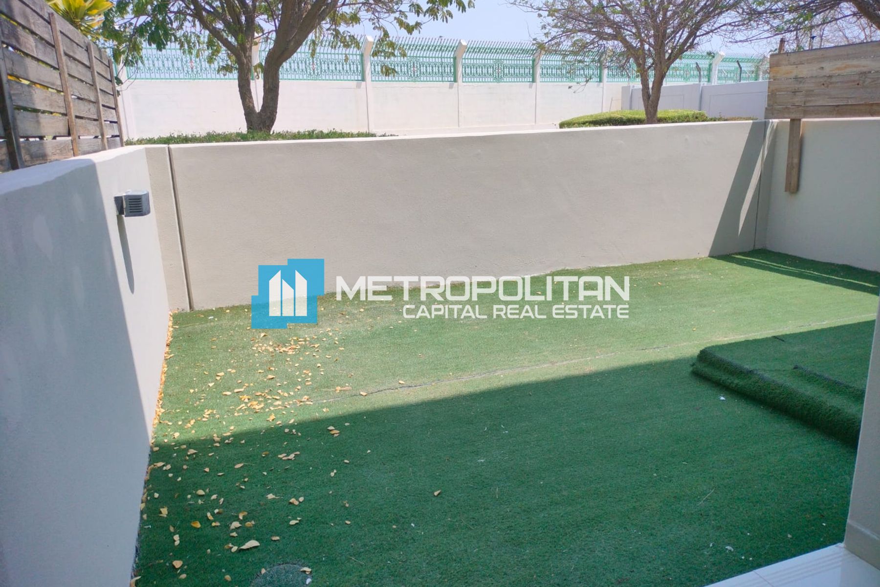 Vacant 2BR+M | Landscaped Garden | Well Maintained