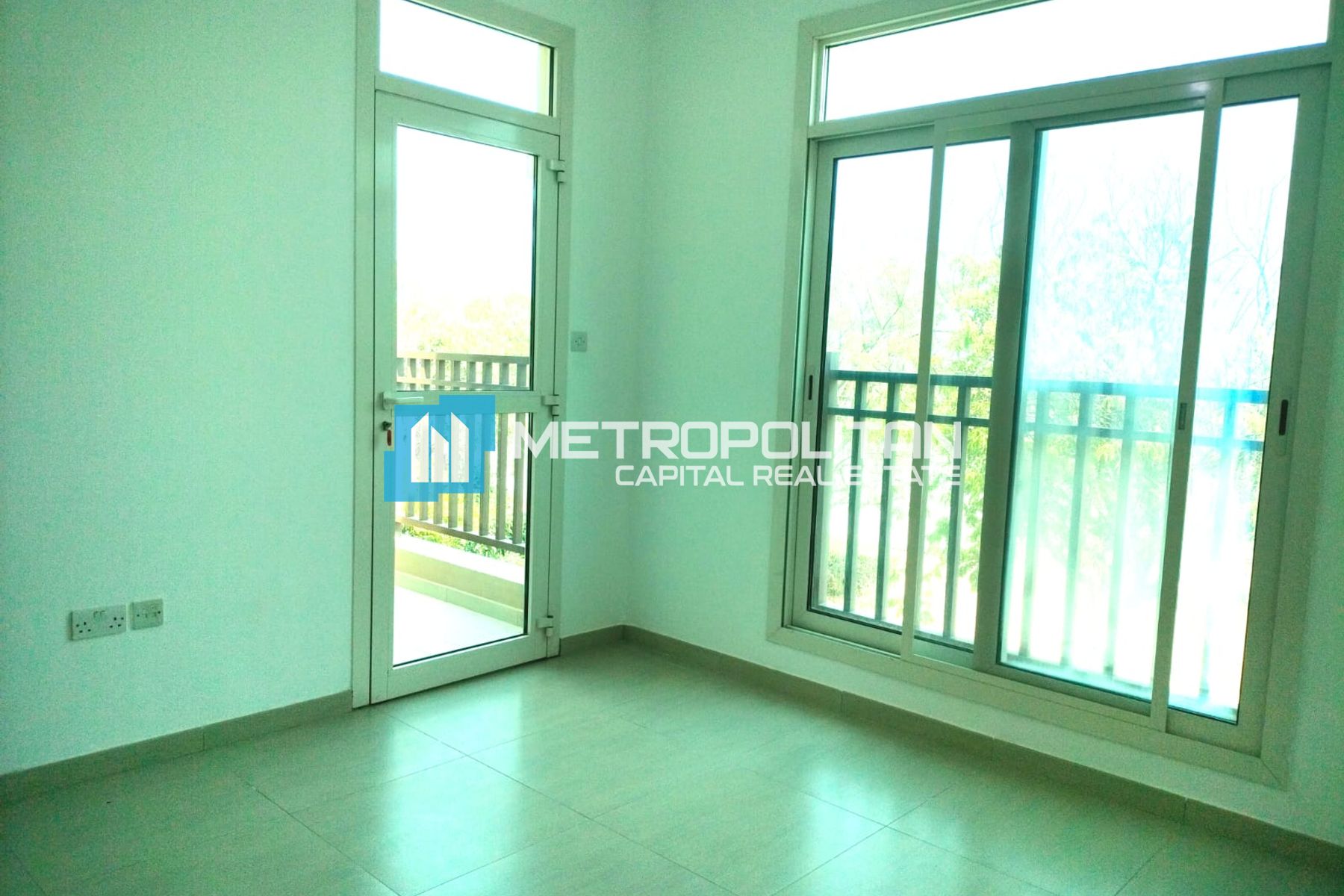 Vacant 2BR+M | Landscaped Garden | Well Maintained