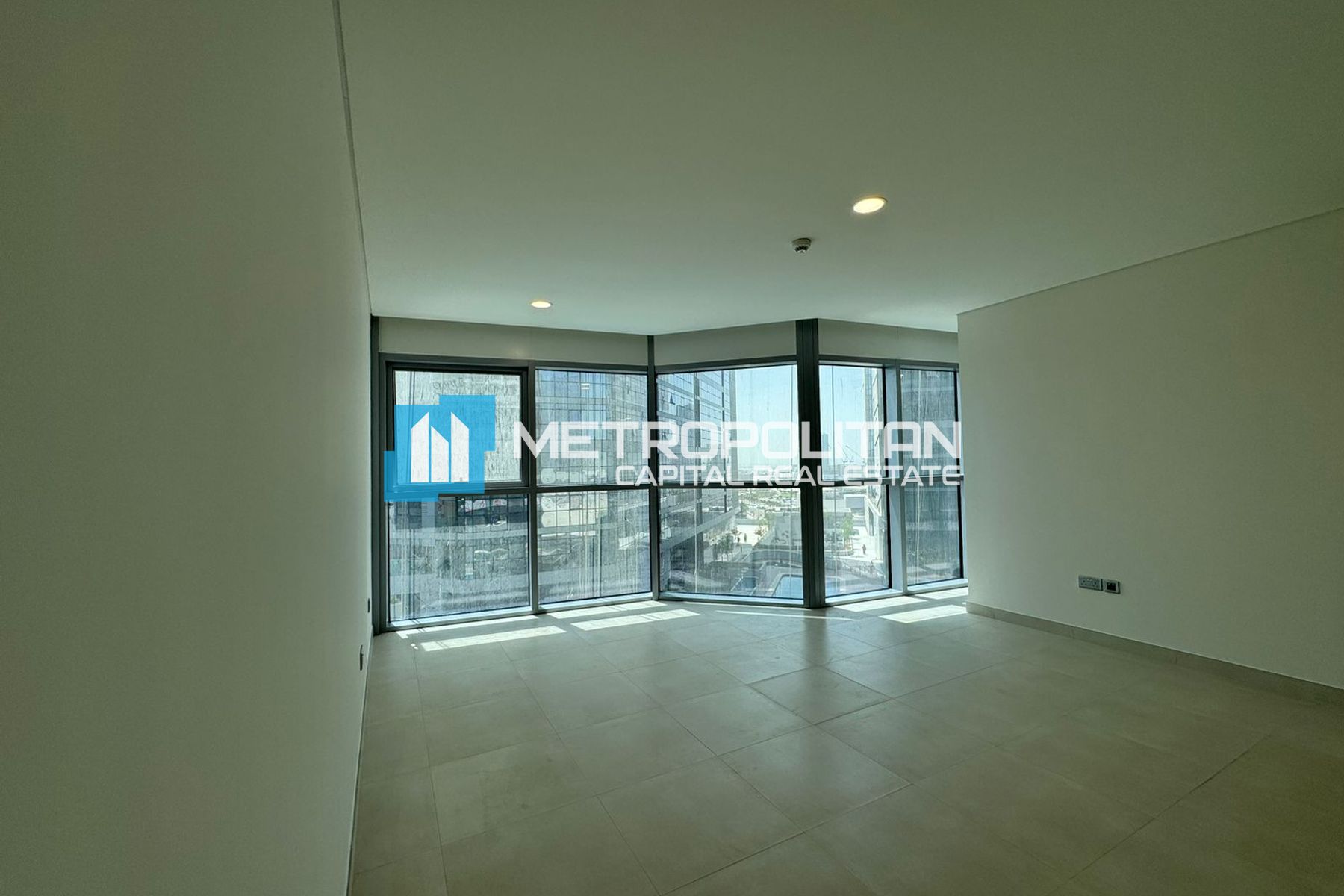 Vacant | Low Floor | 3BR w/ Maid | Community View