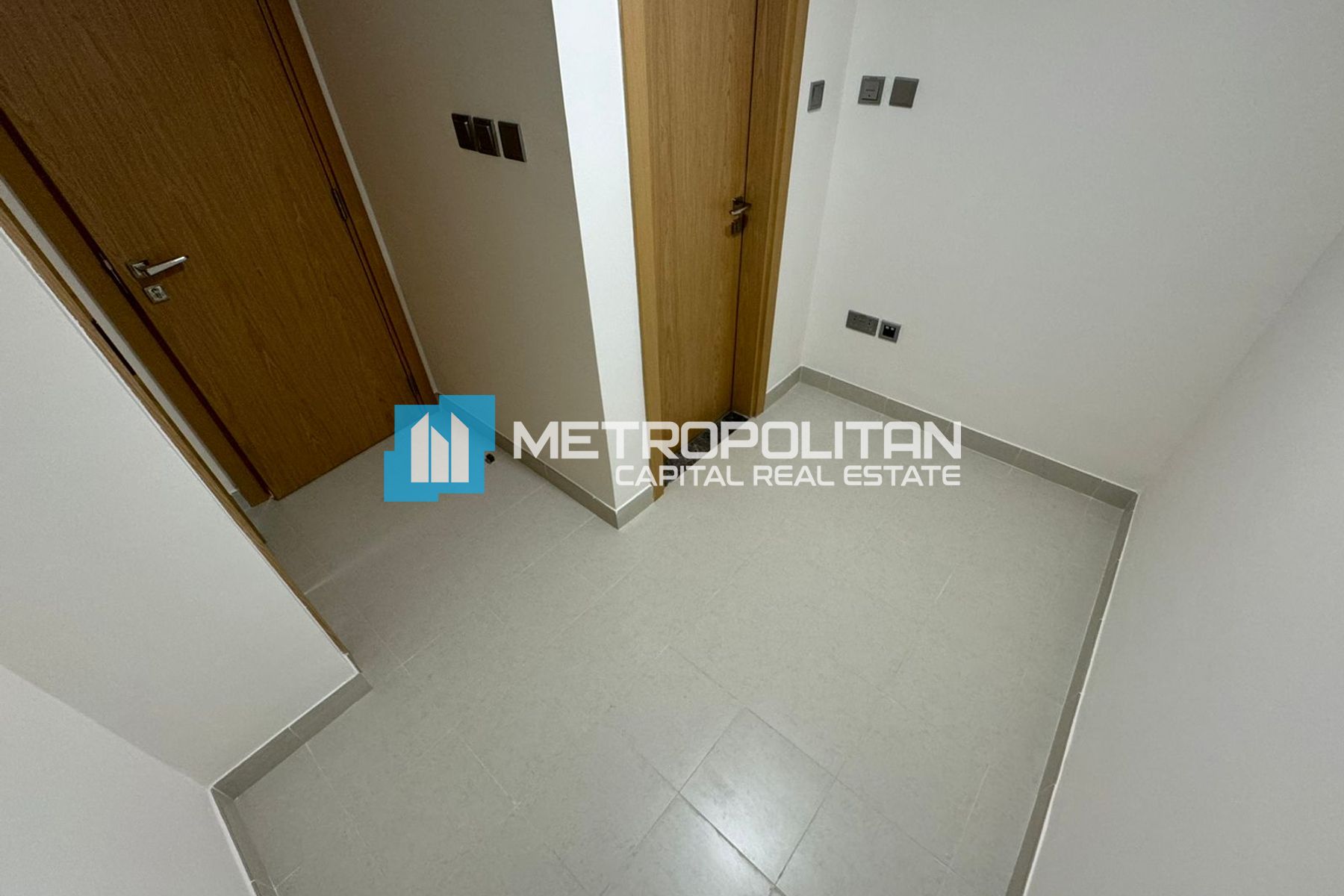 Vacant | Low Floor | 3BR w/ Maid | Community View