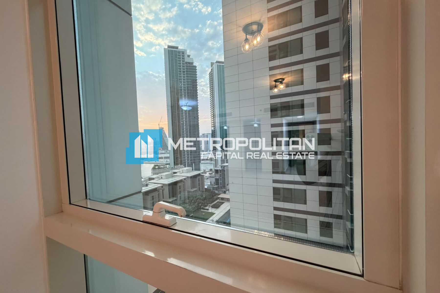 3BHK with Balcony | Ready to Move | Canal View