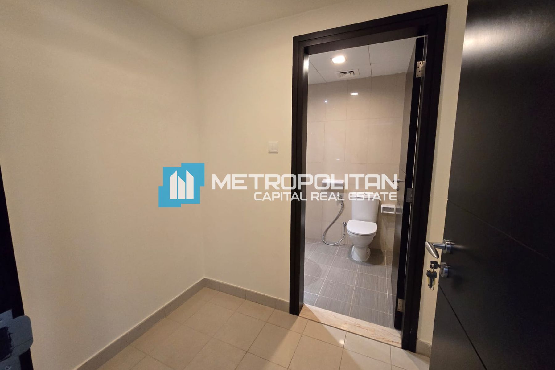 3BR Apartment for Rent in Sun Tower, Al Reem Island - MCR-8011