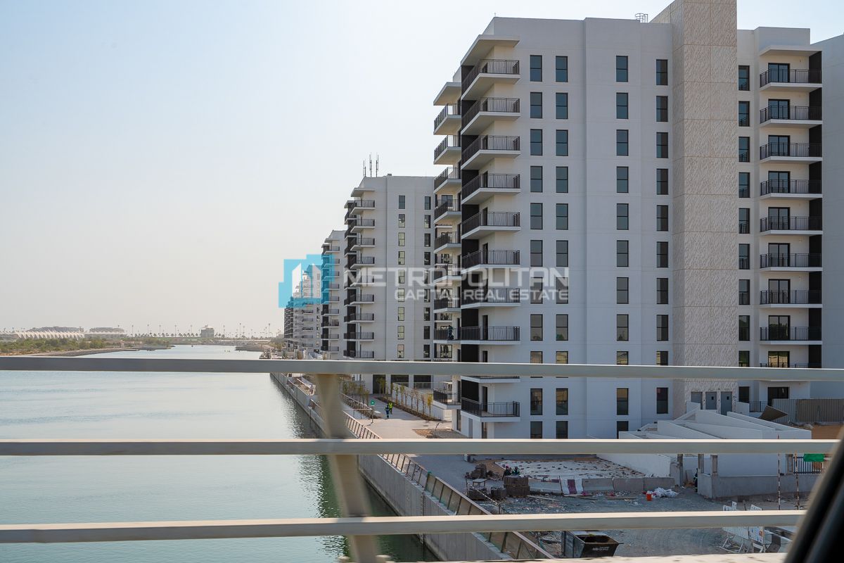 3BR Apartment for Rent in Waters Edge, Yas Island - MCR-8019