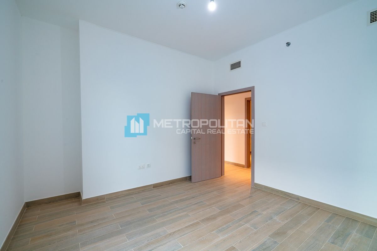 Corner Unit | Vacant 3BR+M w/ Balcony | Waterfront