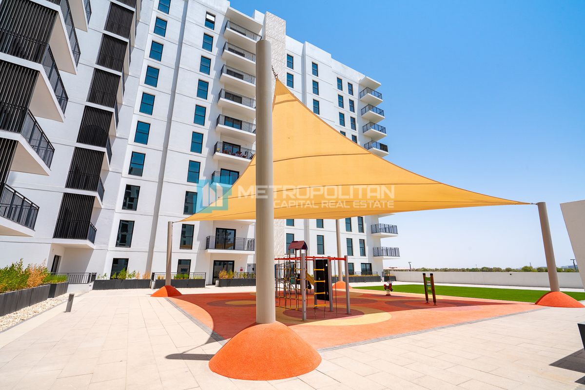 Corner Unit | Vacant 3BR+M w/ Balcony | Waterfront