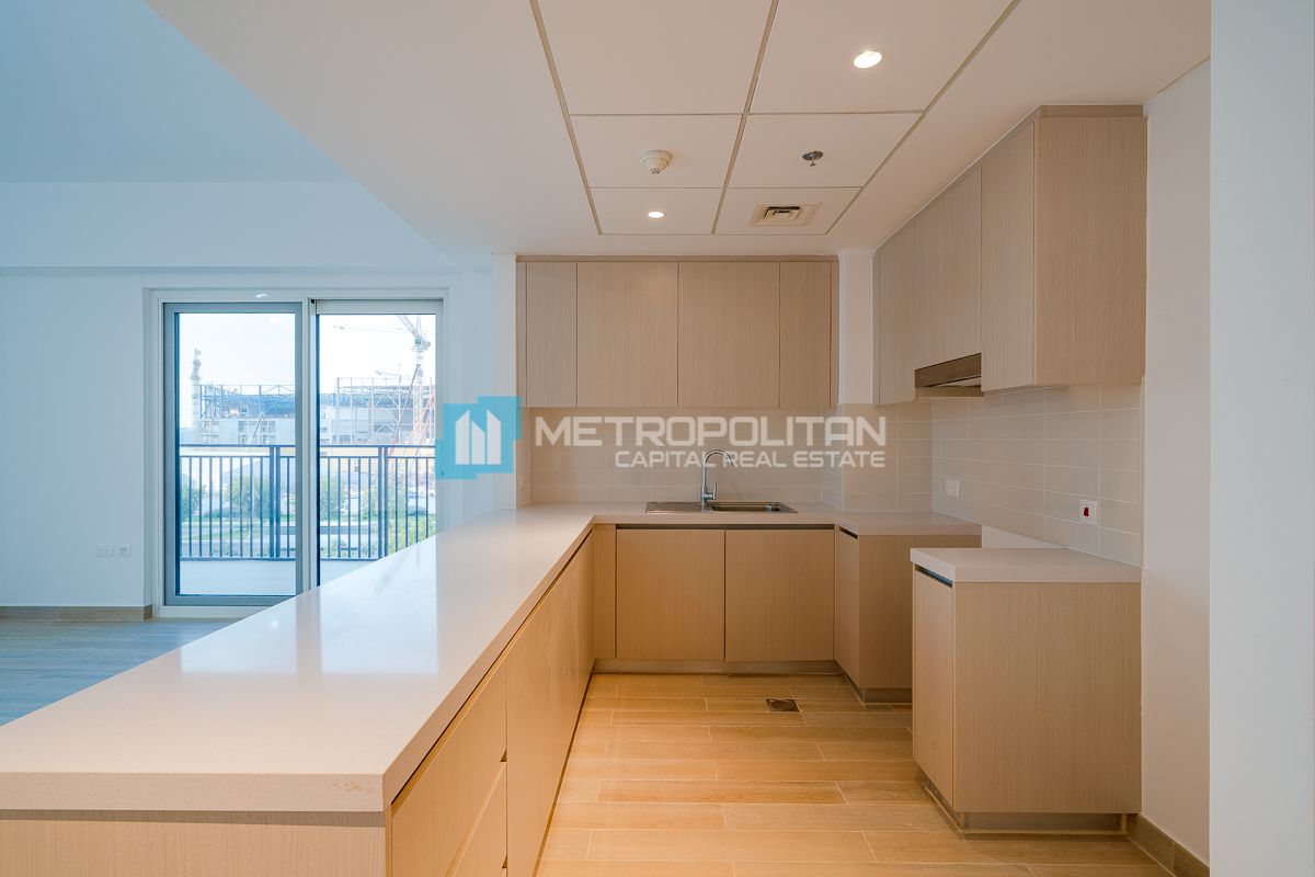 Corner Unit | Vacant 3BR+M w/ Balcony | Waterfront