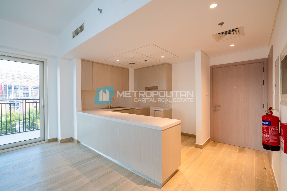 Corner Unit | Vacant 3BR+M w/ Balcony | Waterfront