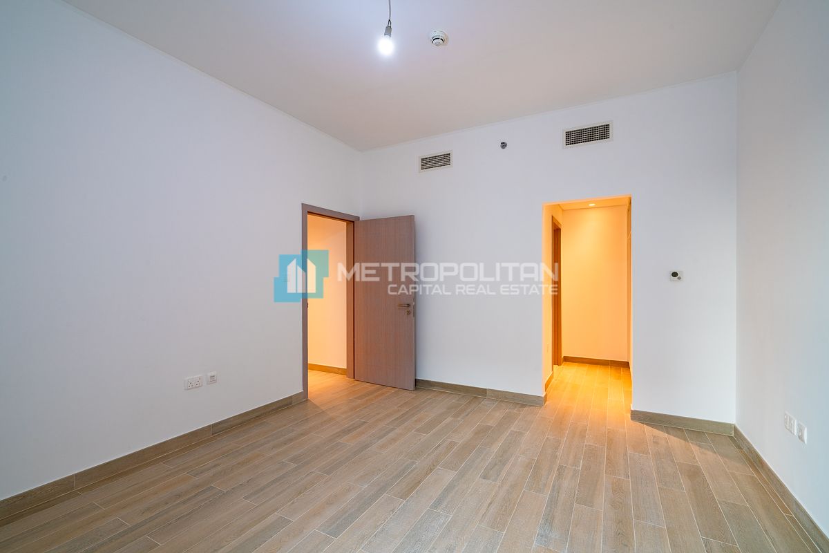 Corner Unit | Vacant 3BR+M w/ Balcony | Waterfront