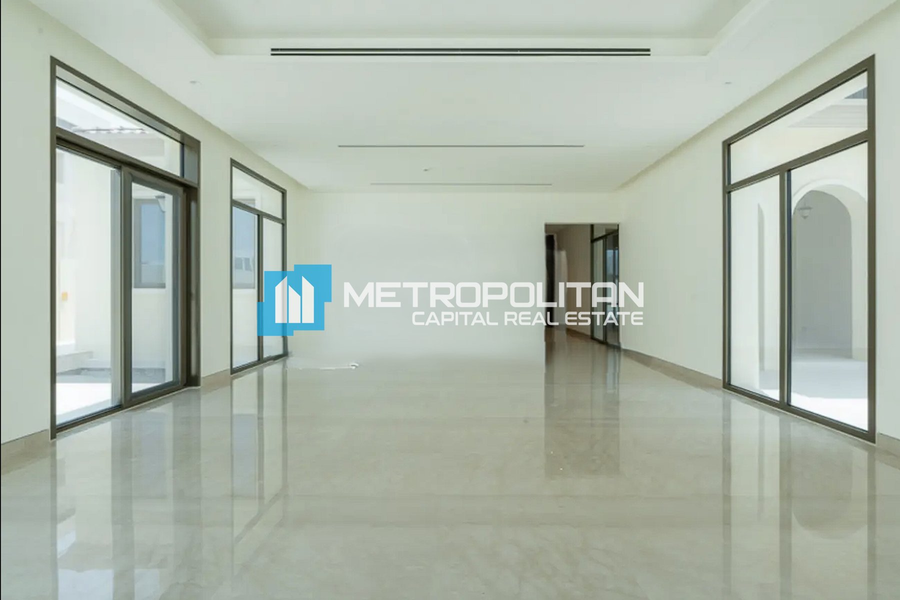 Corner | Vacant 5BR+M | Private Pool and Garden