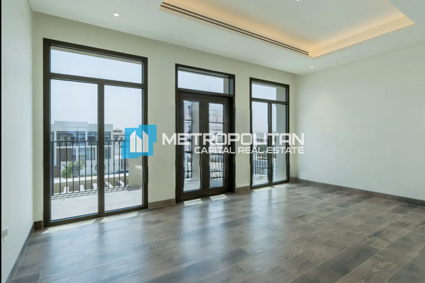 Corner | Vacant 5BR+M | Private Pool and Garden