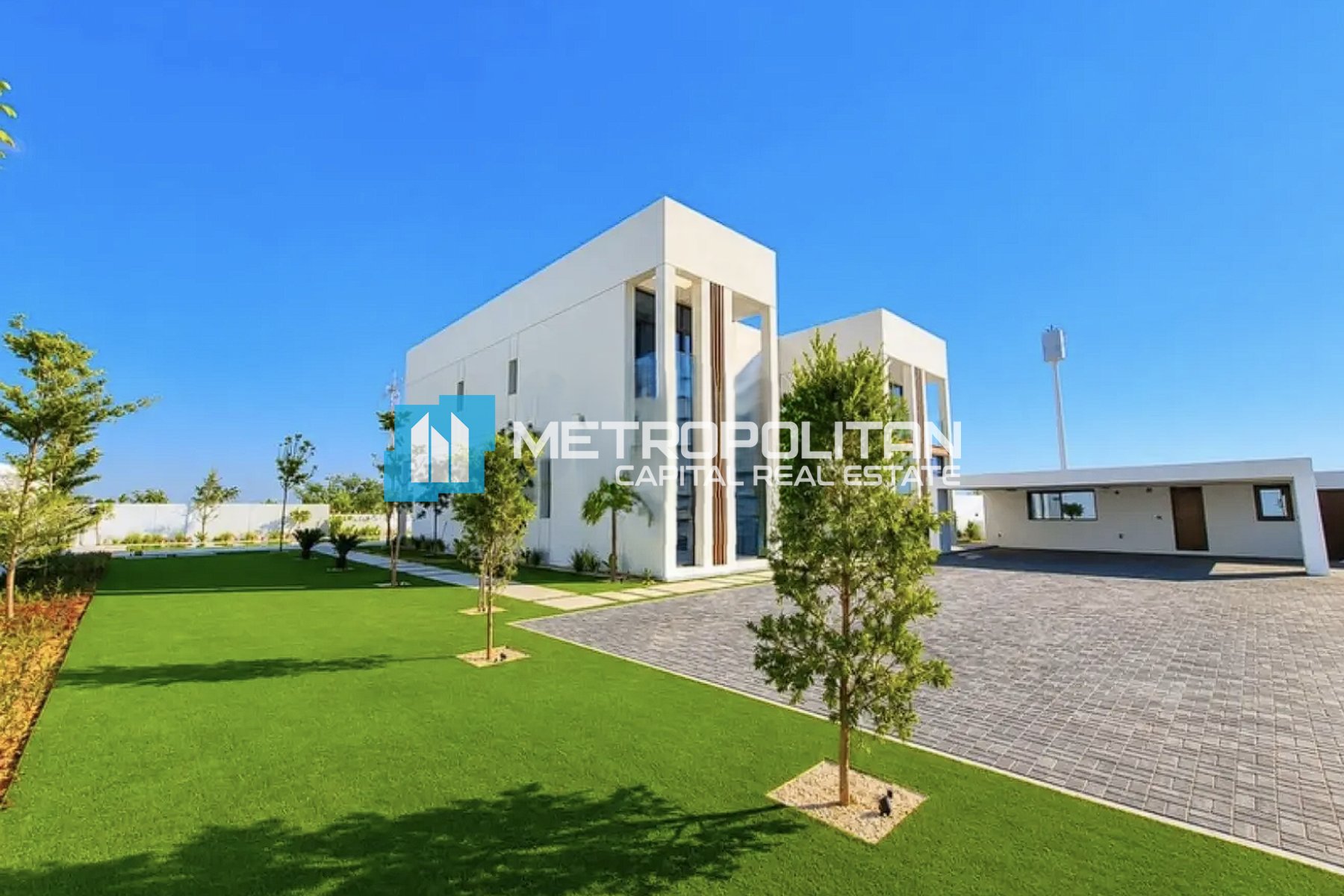 Corner | Vacant 5BR+M | Private Pool and Garden