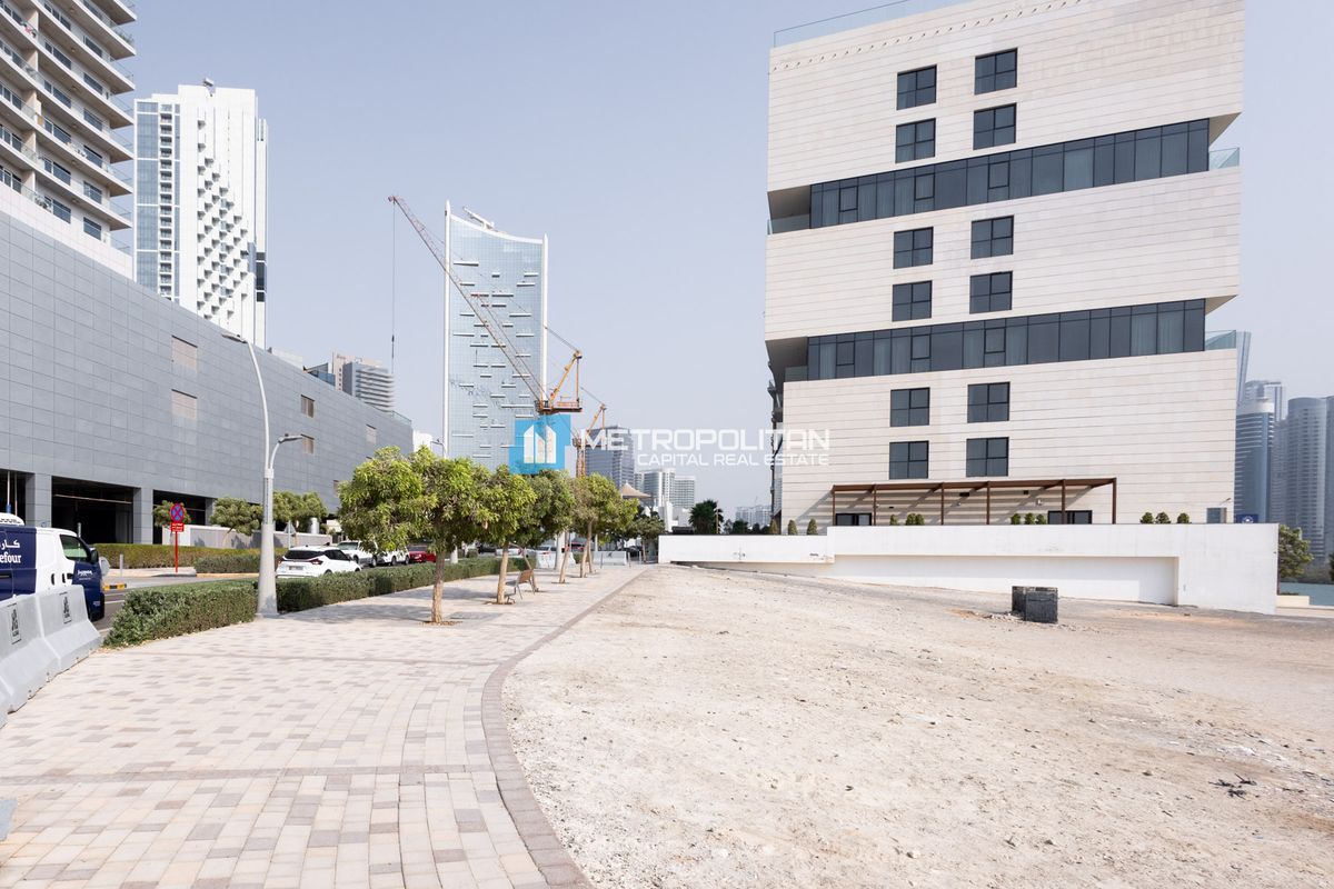 Fitted Retail Shop | Ready To Move I With Parking