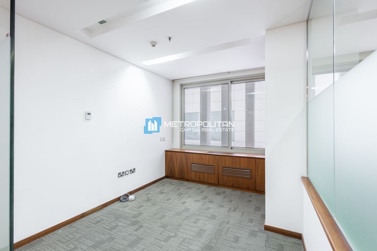 High Floor | 2 Bathrooms | High End Finishes