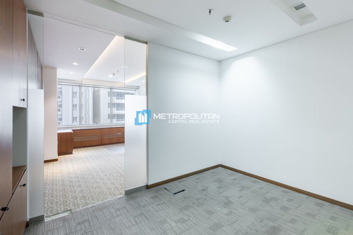 High Floor | 2 Bathrooms | High End Finishes