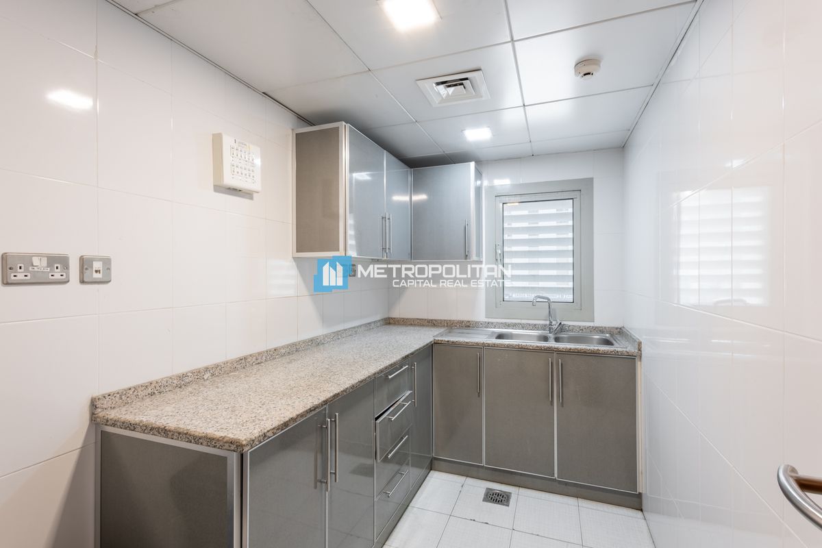 High Floor | 2 Bathrooms | High End Finishes