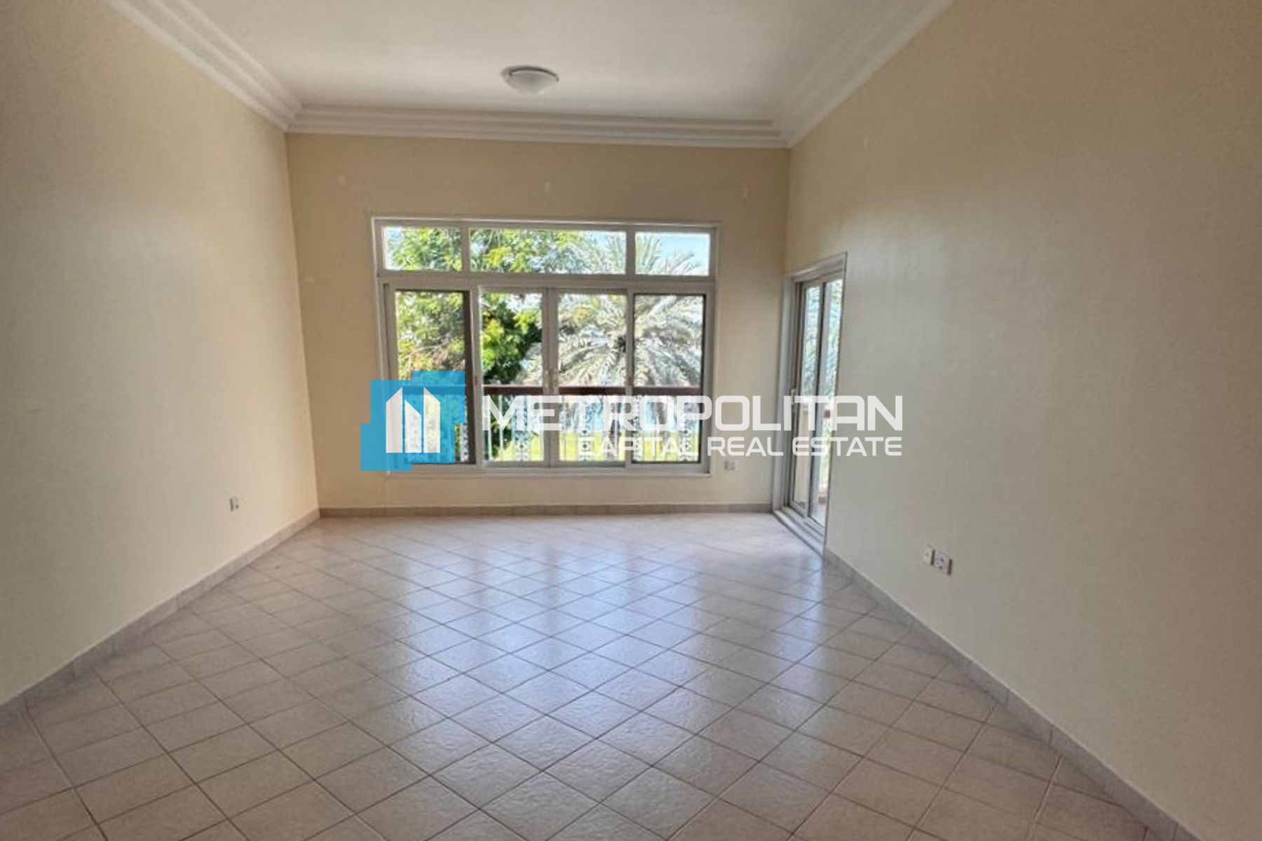 Private Pool | Waterfront Living | Prime Location