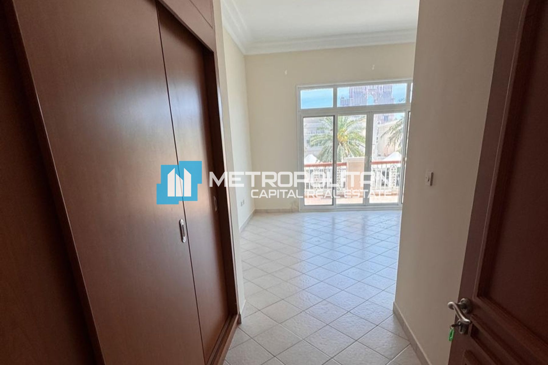 Private Pool | Waterfront Living | Prime Location