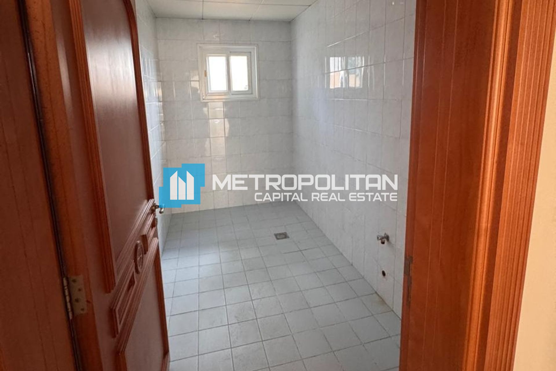 Private Pool | Waterfront Living | Prime Location