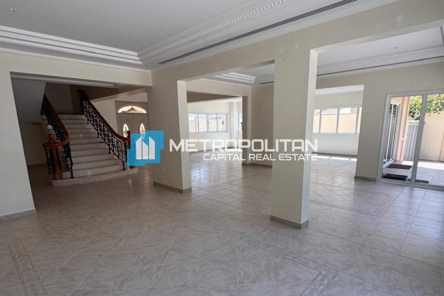 Private Pool | Waterfront Living | Prime Location