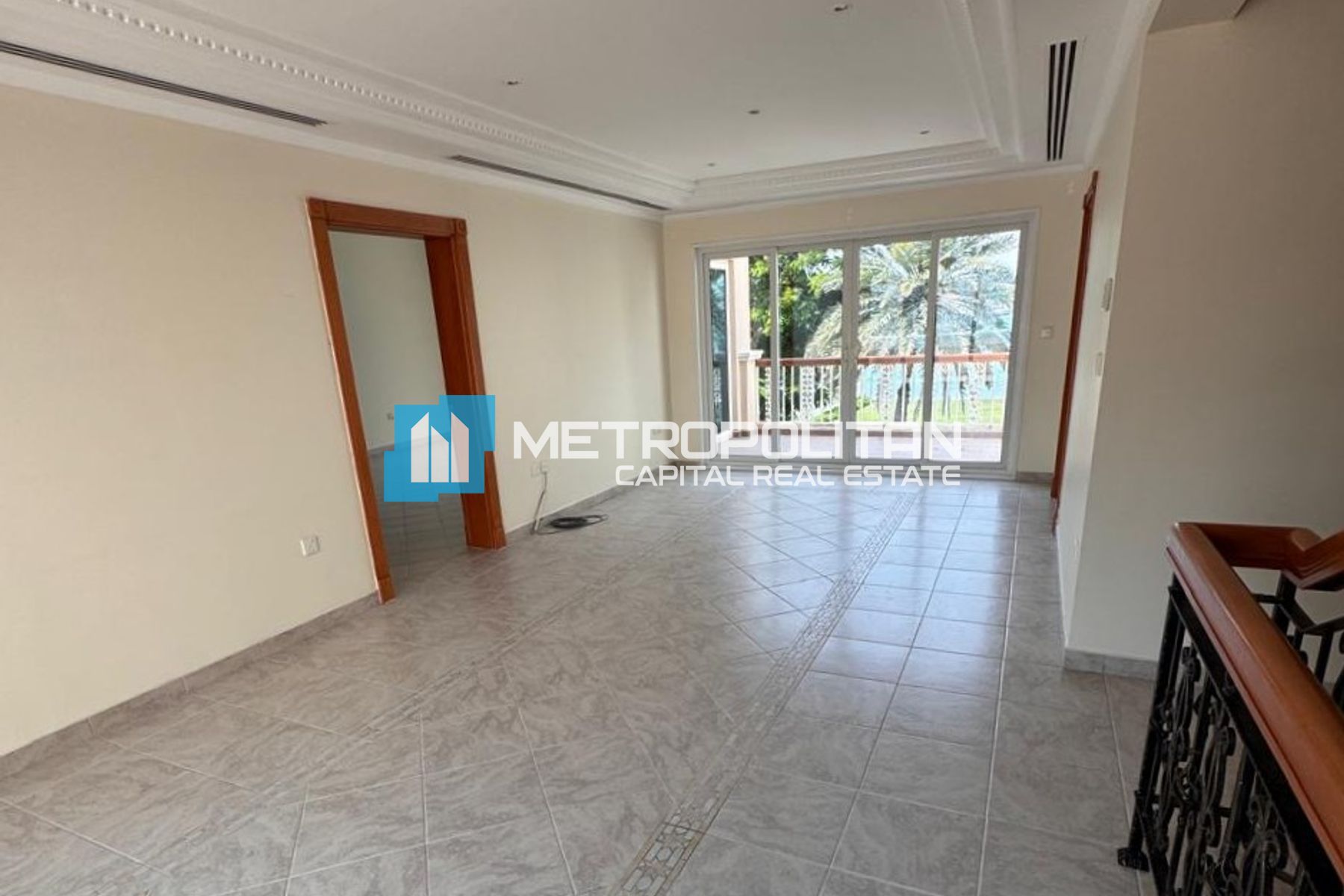 Private Pool | Waterfront Living | Prime Location