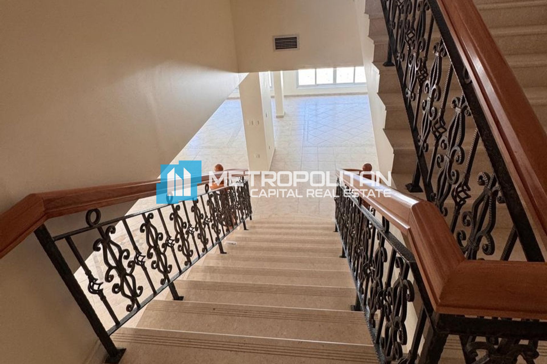 Private Pool | Waterfront Living | Prime Location