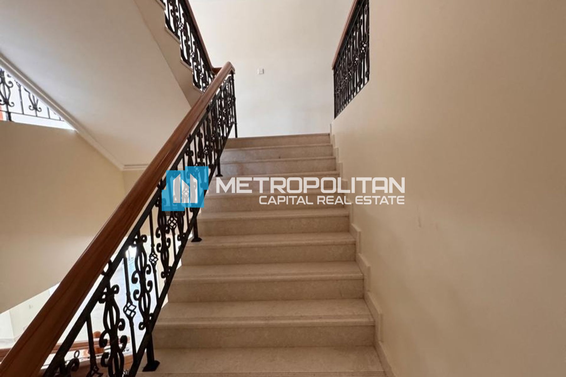Private Pool | Waterfront Living | Prime Location