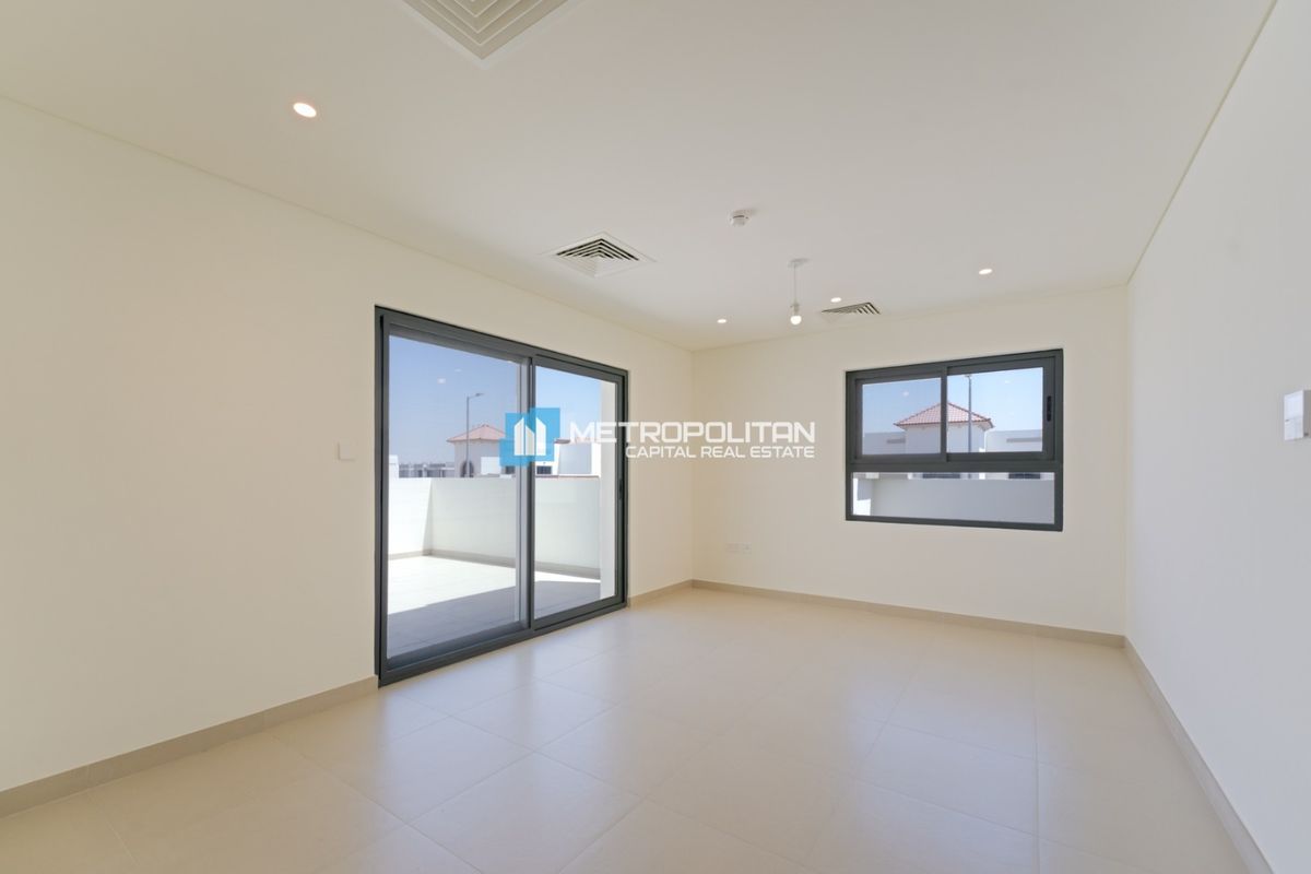 Stand Alone Villa| Ready to Move | Great Community