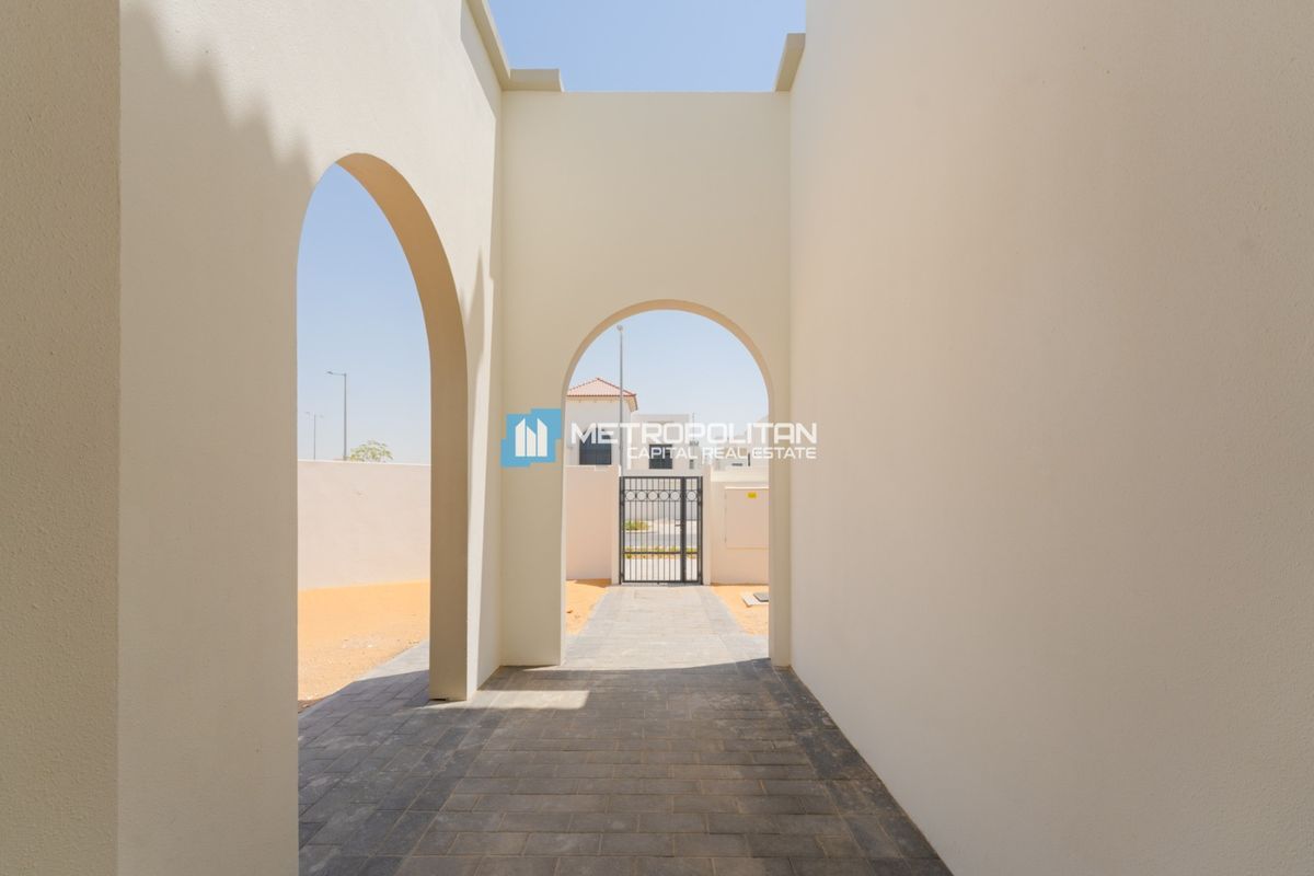 Stand Alone Villa| Ready to Move | Great Community