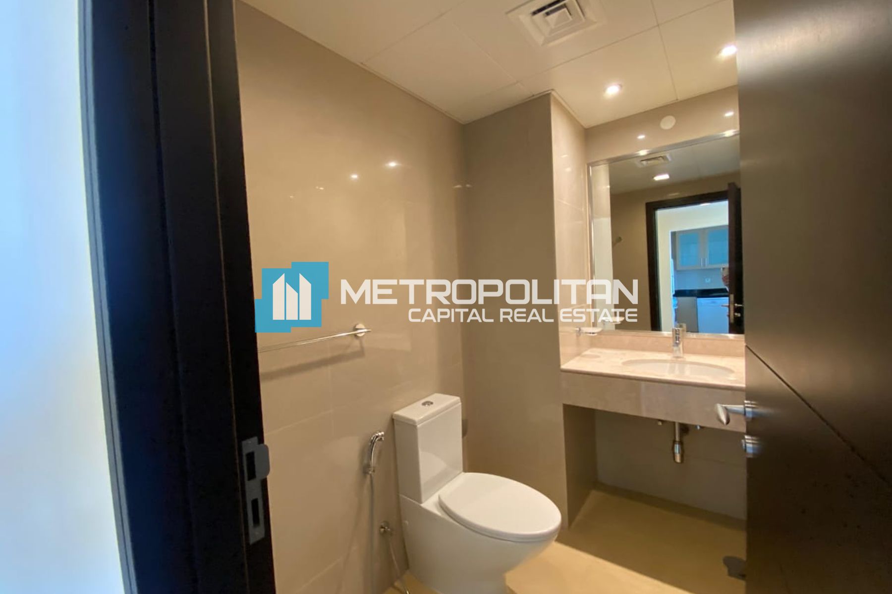 1BR Apartment for Rent in Sun Tower, Al Reem Island - MCR-8112