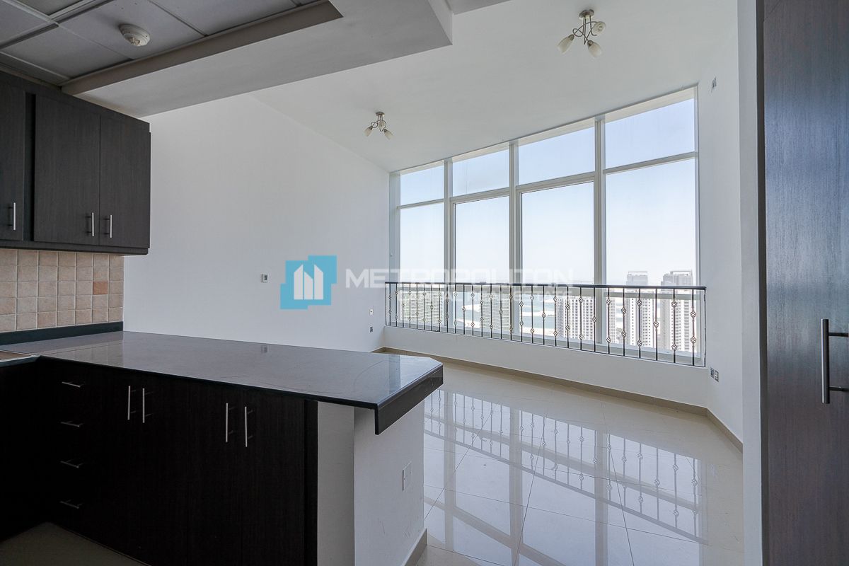 Sea and Canal View | High Floor | Vacant Studio