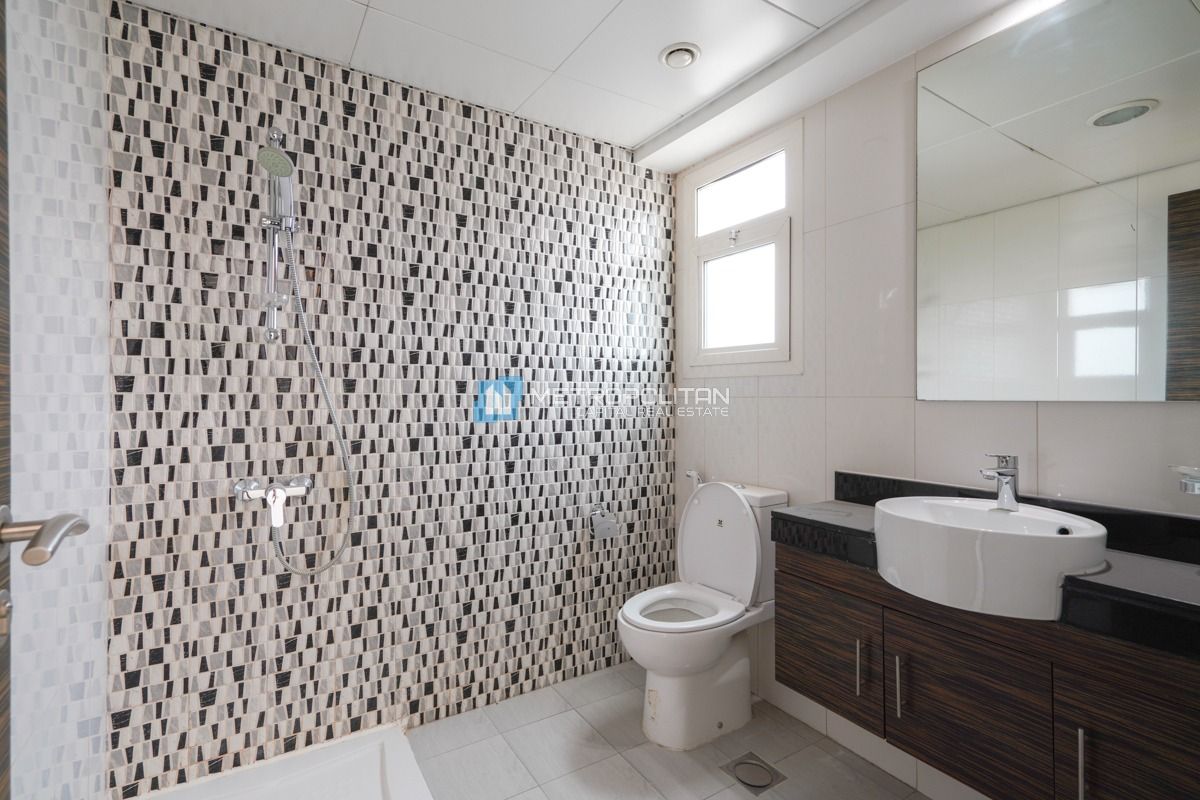 Double Row, Middle Unit | To Be Vacant | Viewable