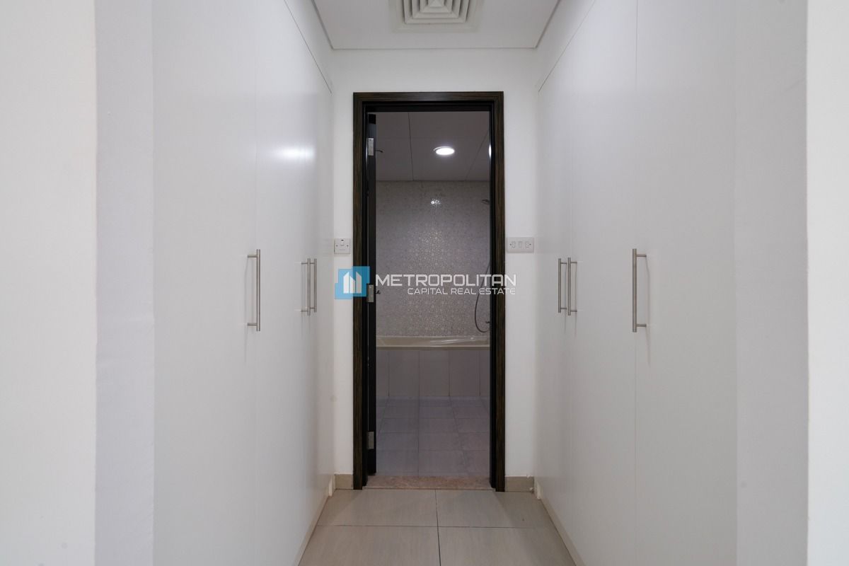Double Row, Middle Unit | To Be Vacant | Viewable