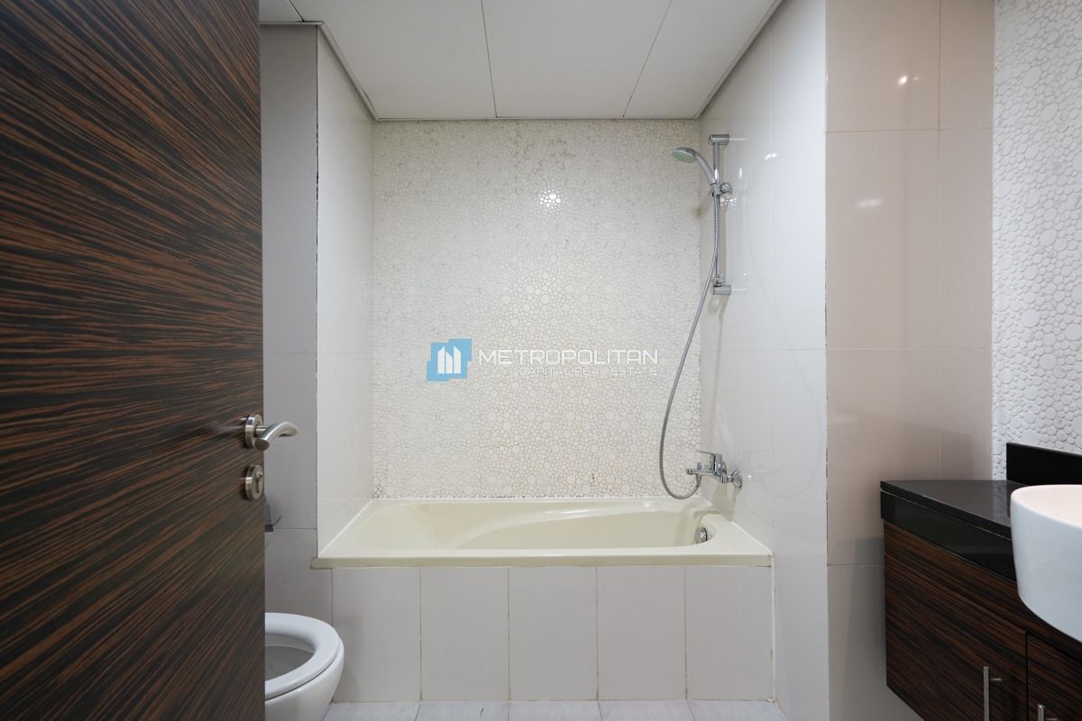 Double Row, Middle Unit | To Be Vacant | Viewable