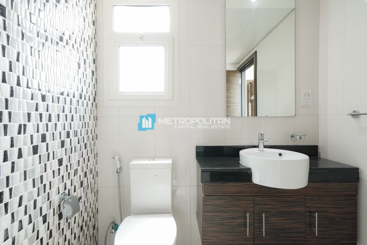 Double Row, Middle Unit | To Be Vacant | Viewable