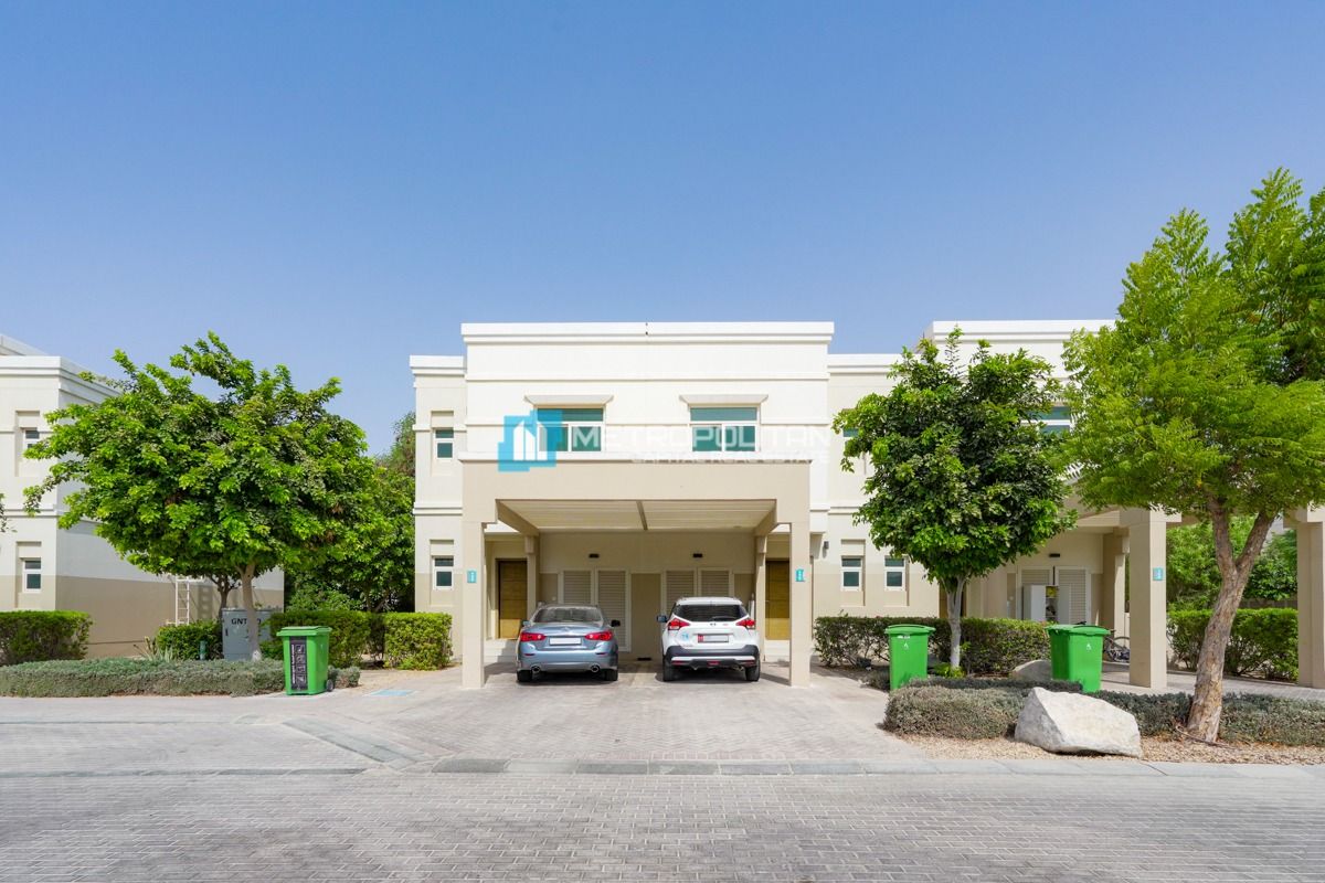 Double Row, Middle Unit | To Be Vacant | Viewable